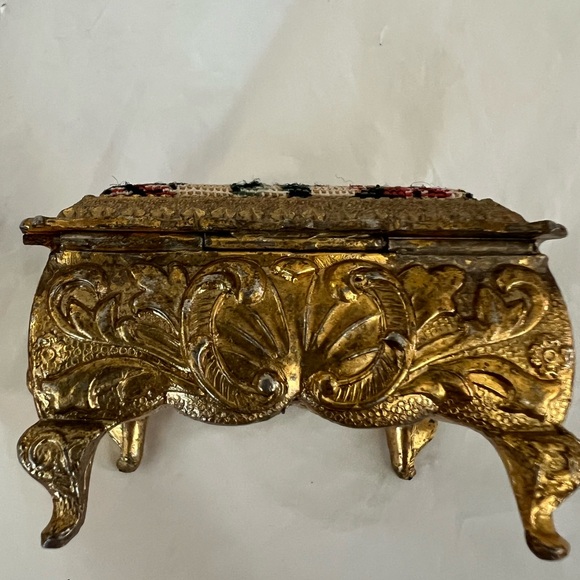 Vintage San Francisco Music Box Company Tapestry Lid Jewelry Box Gold Tone - Picture 6 of 13